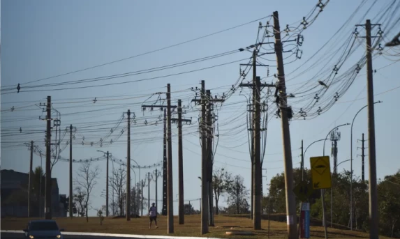 Alerta Geral: Acidentes na Rede Elétrica Sobem no País; Sul Registra 81 Casos e Construção Civil Lidera Riscos