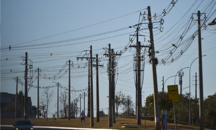 Alerta Geral: Acidentes na Rede Elétrica Sobem no País; Sul Registra 81 Casos e Construção Civil Lidera Riscos