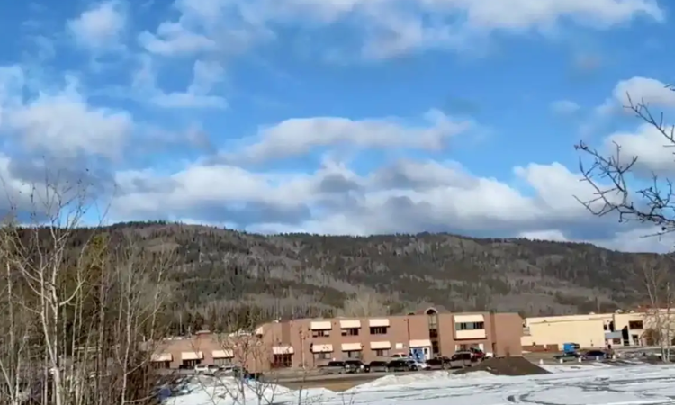 Ataque a Tiros em Escola no Canadá Deixa 10 Mortos e Choca a Comunidade Internacional