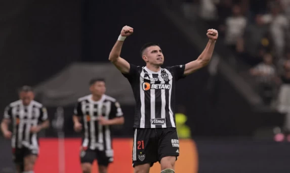 Atlético-MG supera San Lorenzo, gás de pimenta e pega Flu na Libertadores.