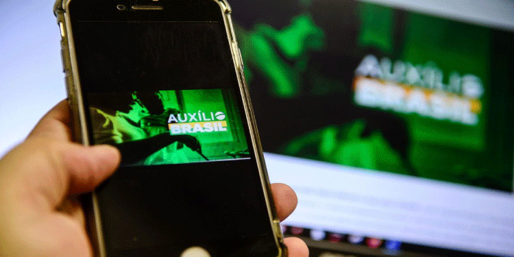 AUXÍLIO BRASIL: Caixa paga Auxílio Brasil a beneficiários com NIS final 2.