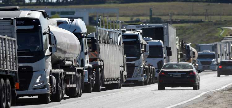 AUXÍLIO: Caminhoneiros já podem fazer autodeclaração para receber benefício.