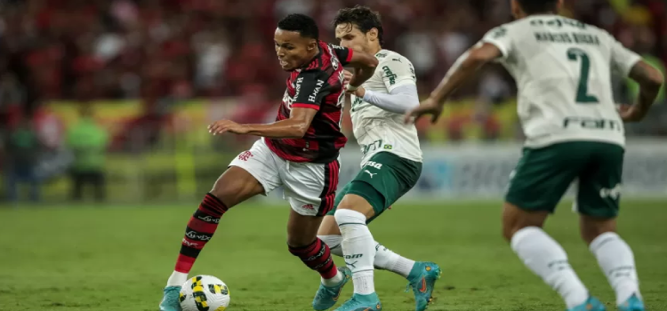 BASILEIRÃO 2022: Em reencontro, Fla e Palmeiras fazem jogo equilibrado e empatam no Maracanã.