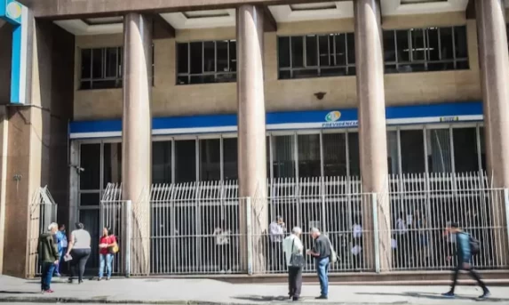 Beneficiários do BPC terão de passar por recadastramento ou serão bloqueados; entenda.