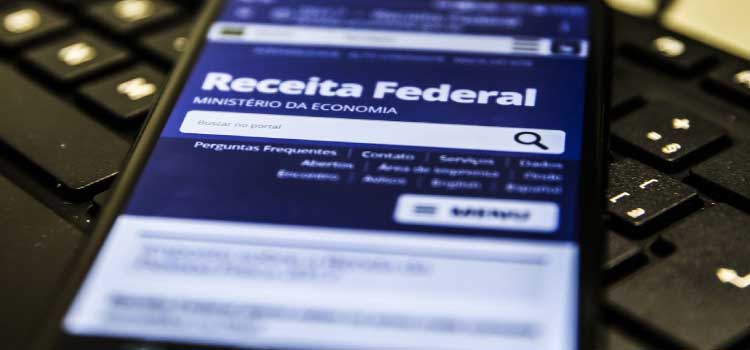 BENEFÍCIO: Receita paga hoje lote residual de restituição do IRPF.