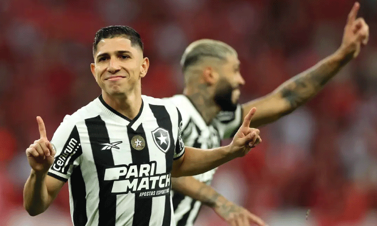 Botafogo derrota Inter e joga por um empate para ser campeão domingo