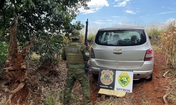BPFron e PF recuperam veículo furtado em Cascavel.
