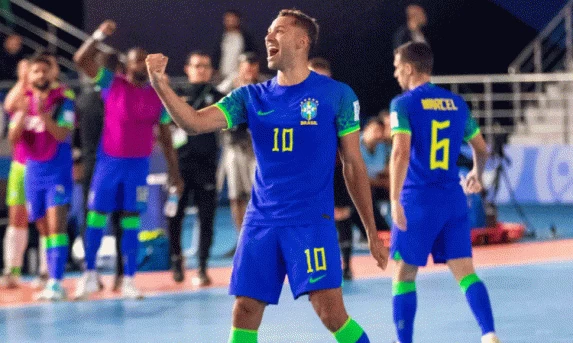 Brasil domina Croácia e aplica mais uma goleada na Copa do Mundo de futsal