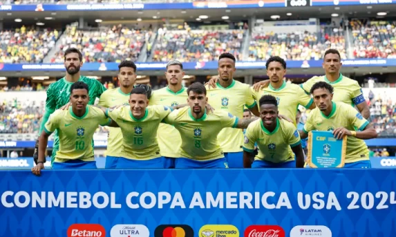 Brasil enfrenta Paraguai em busca da primeira vitória na Copa América.