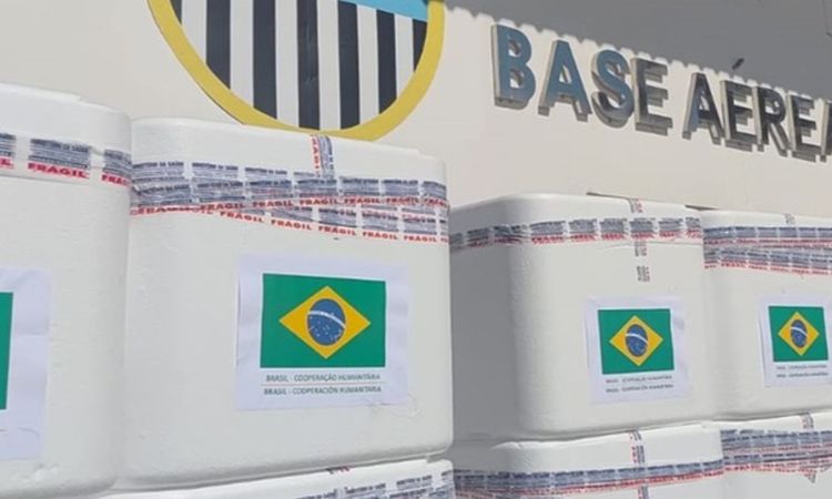 Brasil envia 690 mil doses de vacinas em ajuda à Venezuela
