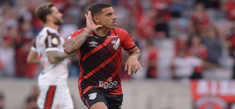 BRASILEIRÃO: Athletico-PR supera Flamengo com gol do uruguaio Terans.