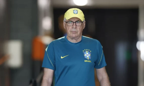 Carlo Ancelotti sinaliza fim de ciclo para veteranos e projeta renovação da Seleção Brasileira até 2030
