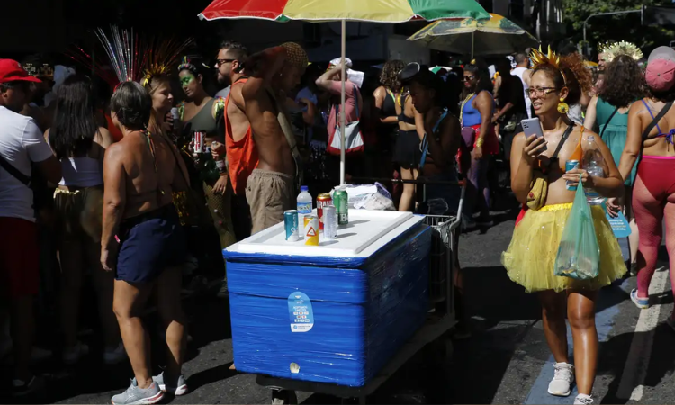 Carnaval com Segurança: Saiba como se Proteger de Golpes Financeiros durante a Folia