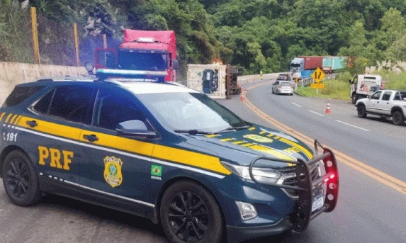 CARNAVAL: Motociclistas foram metade das vítimas fatais de acidentes nas BRs no Paraná.