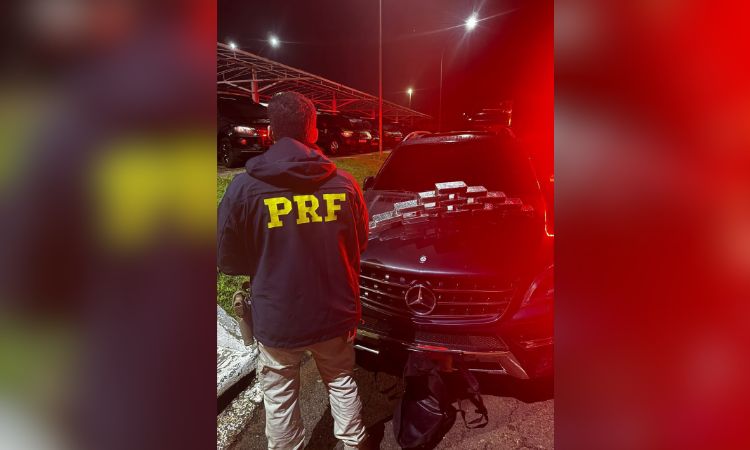 Casal paraguaio é preso na BR-277 com 16 kg de crack escondidos em fundo falso de Mercedes-Benz