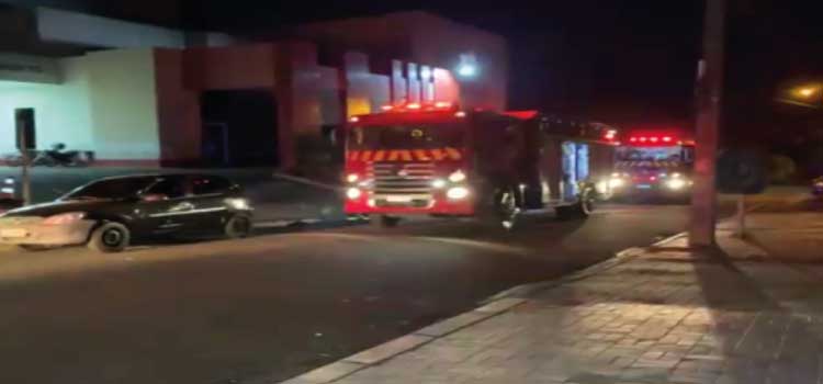 CASCAVEL: Bombeiros controlam princípio de incêndio na Uopeccan