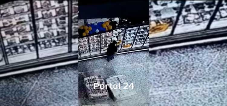 CASCAVEL: Câmera flagra dupla furtando peças de picanha em mercado.