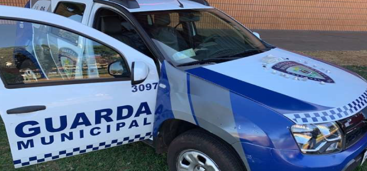 CASCAVEL: Criminosos se apresentam como policiais e realizam roubo à mão armada em residência no Coqueiral, diz GM.
