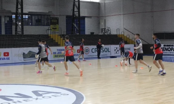 Cascavel enfrenta o Magnus pela Liga Nacional de Futsal.