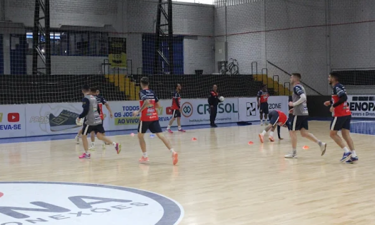 Cascavel enfrenta o Magnus pela Liga Nacional de Futsal.