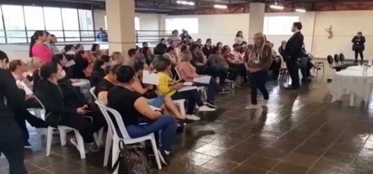 CASCAVEL: Profissionais da saúde discutem instituição do piso salarial em assembleia no centro da cidade.
