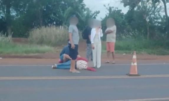 CATANDUVAS: Mulher de 57 anos é atingida por caminhão ao tentar atravessar a BR-277.