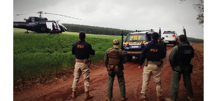CÉU AZUL: Acompanhamento Aéreo, PRF e PC apreendem veículo carregado com cigarros.