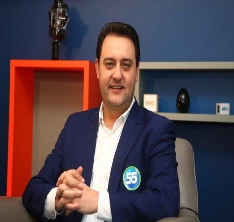 Com mais de 4 milhões de votos, Ratinho Júnior se reelege como Governador do Paraná.