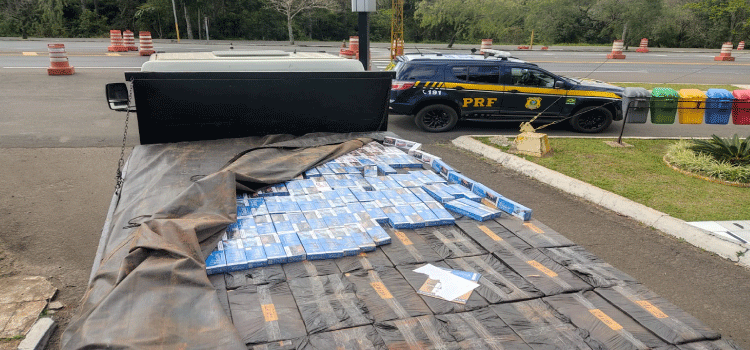 CONTRABANDO: Carga com mais de 120 mil maços de cigarro é apreendida em Irati-PR.