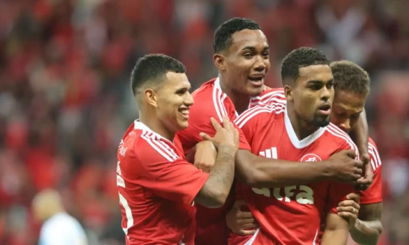 Copa do Brasil: Internacional sai na frente do Maracanã