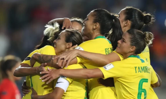 Copa do Mundo Feminina de 2027 no Brasil deve injetar R$ 8,8 bilhões na economia e gerar mais de 73 mil empregos