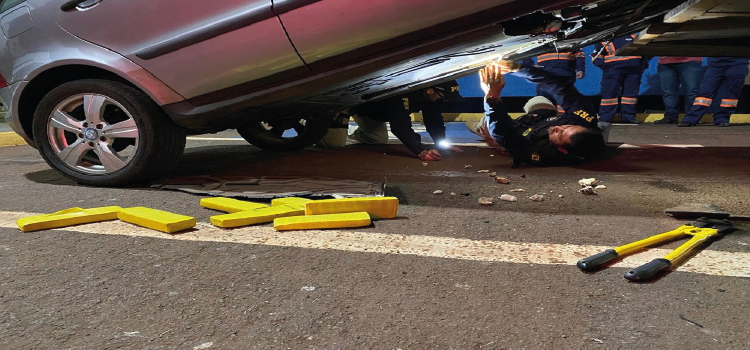 CORBÉLIA: PRF faz apreensão de drogas na Rodovia BR 369.