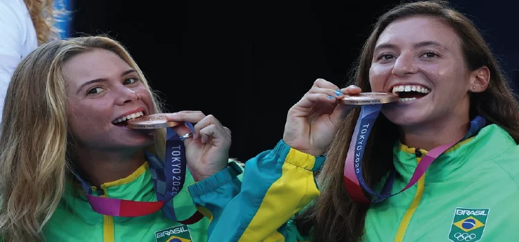De surpresa a favoritas? Laura Pigossi e Luisa Stefani recebem medalha e dizem: 