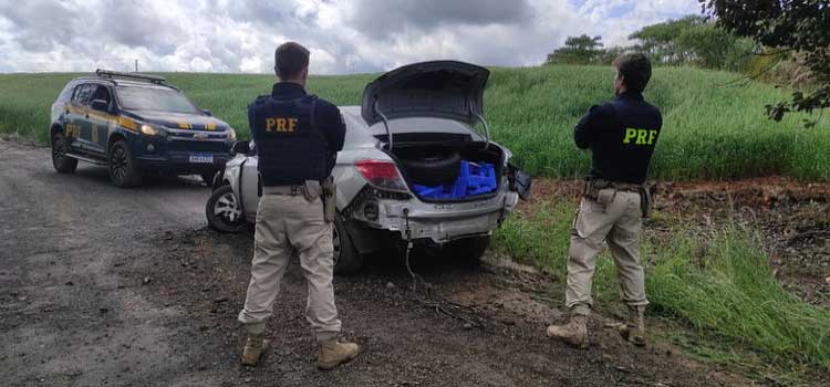 DESCAMINHO: PRF apreende quase meia tonelada de maconha em Prudentópolis (PR).