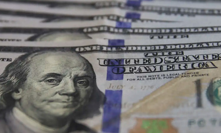 Dólar cai para R$ 5,84 após suspensão de tarifaço de Trump