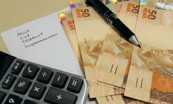 BC informa que teto para rotativo vale a partir desta quarta-feira