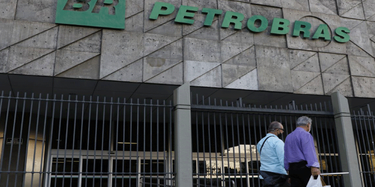 ECONOMIA:Comitê recomenda José Mauro Coelho para Presidência da Petrobras.