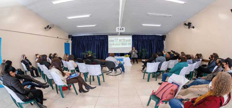 EDUCAÇÃO: Combate ao racismo é tema de palestras para professores de colégios estaduais.