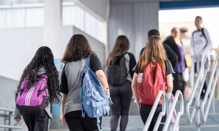 Educação: Mais de 1,1 milhão de alunos da rede estadual do Paraná entram em recesso escolar na próxima semana