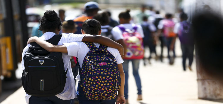 EDUCAÇÃO:  Violência nas escolas; como falar com crianças e adolescentes.