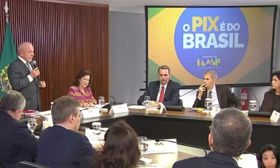 BC informa que teto para rotativo vale a partir desta quarta-feira
