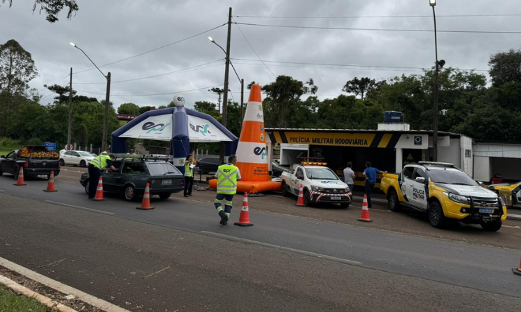 EPR Iguaçu dá início à campanha educativa de férias; ação inaugural aconteceu em parceria com a Polícia Rodoviária Estadual em Francisco Beltrão 