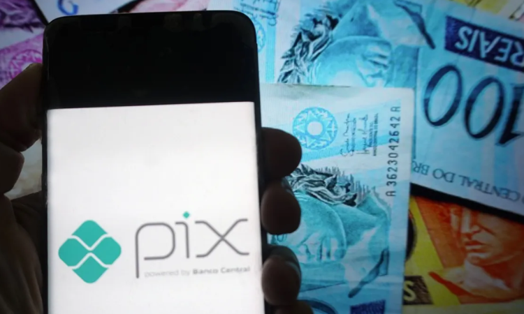 Falha no Pix afeta clientes de grandes bancos e gera pico de reclamações nesta quarta-feira