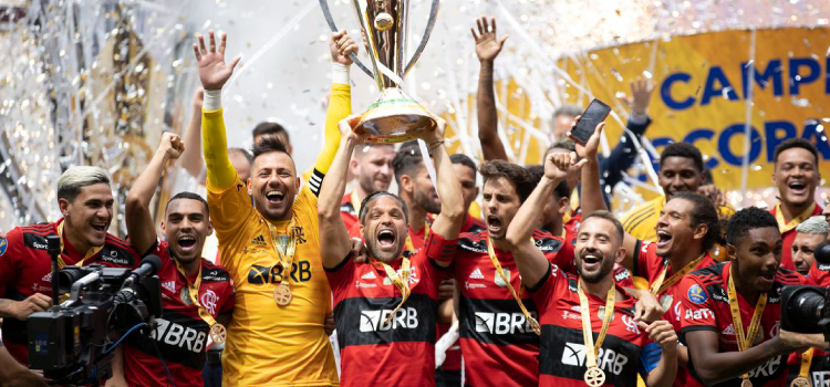 Flamengo bate Palmeiras nos pênaltis e leva Supercopa do Brasil