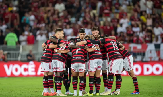 Flamengo reencontra Bolívar esta noite pelas oitavas da Libertadores.