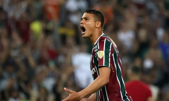 Flu supera Grêmio no Maracanã para avançar na Libertadores.