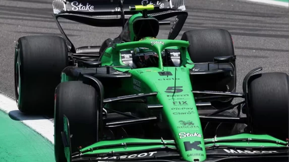 FÓRMULA 1: NORRIS CRAVA MELHOR TEMPO EM SP; BRASILEIRO BORTOLETO BRILHA EM 5º!