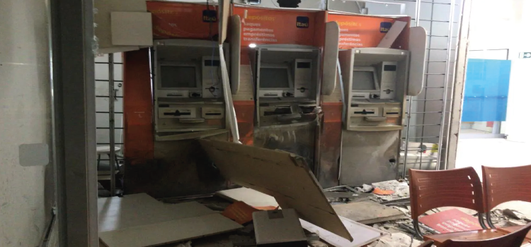 Fortemente armados ladrões realizam arrombando em agência do Itaú em Mariluz, no Paraná