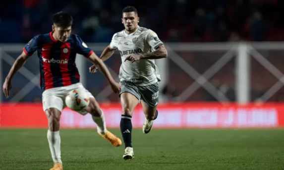 Galo recebe San Lorenzo e precisa da vitória para avançar na Libertadores.