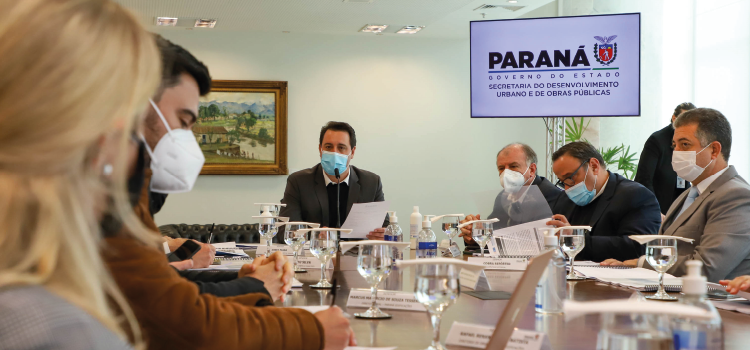 Governo abre banco de projetos aos municípios e acelera viabilidade de equipamentos urbanos.